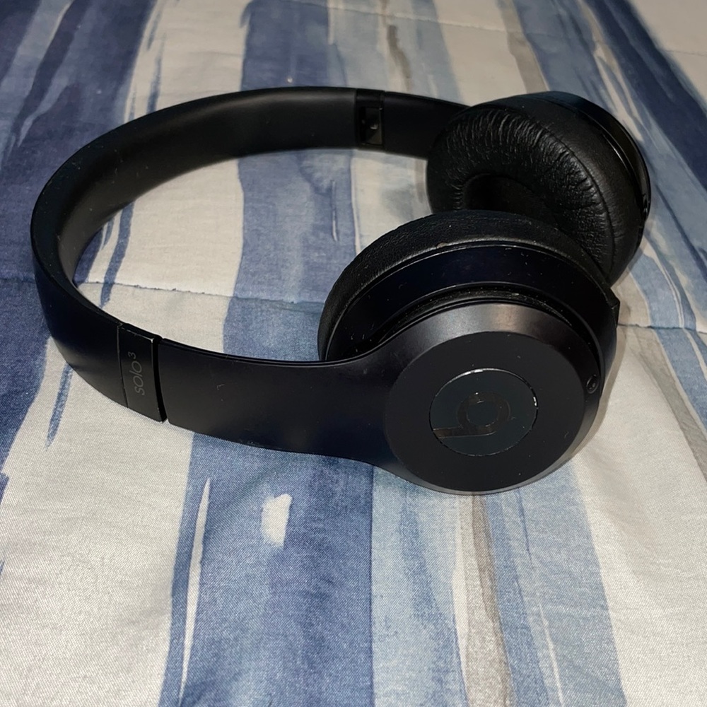 Beats Solo Wireless 3